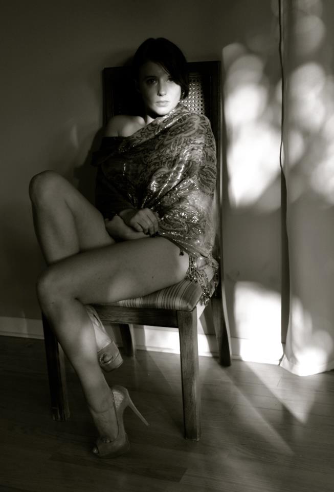 Female model photo shoot of Amy Joynow