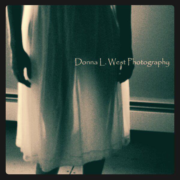 Female model photo shoot of Donna West Photography