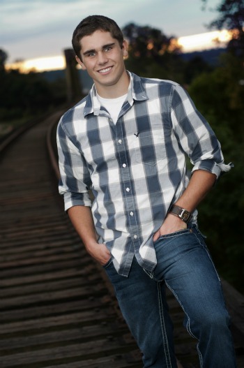 Male model photo shoot of Austin Smed in Snohomish