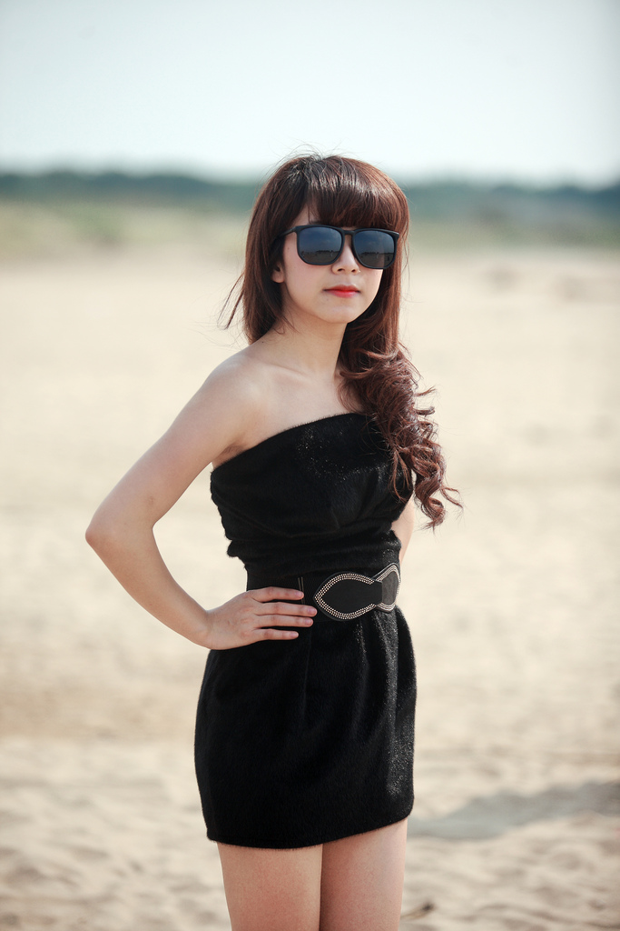 Female model photo shoot of nada dodol in Parangtritis Beach