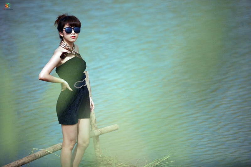 Female model photo shoot of nada dodol in Parangtritis Beach