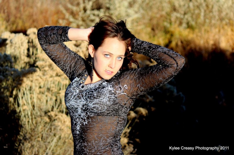 Female model photo shoot of Lauren Elizabeth Reed by KyleeShantelPhotography in Farmington NM