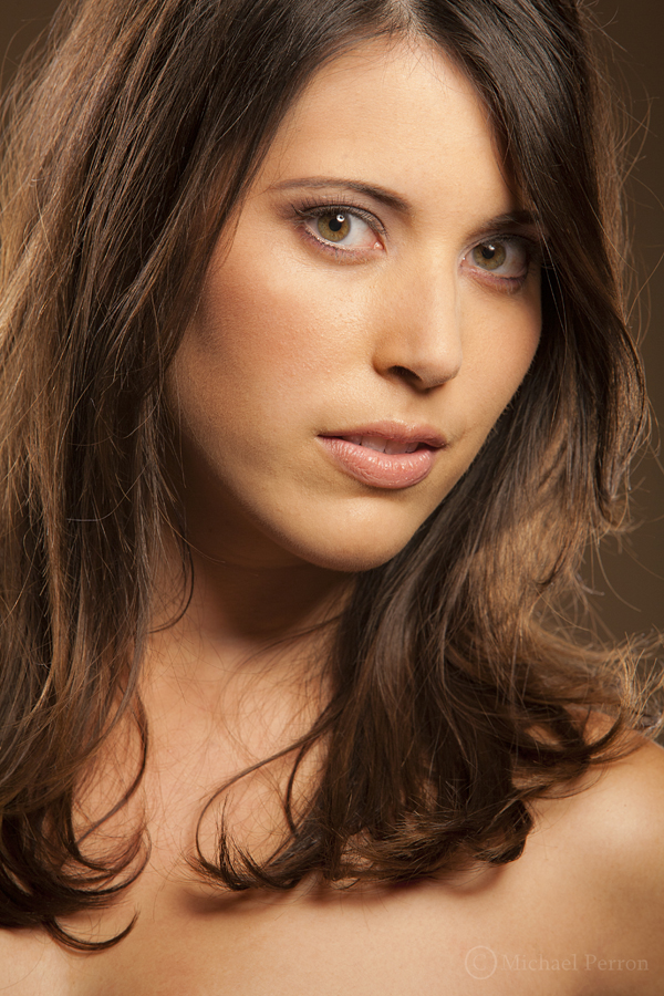 Female model photo shoot of Raquel Estrella