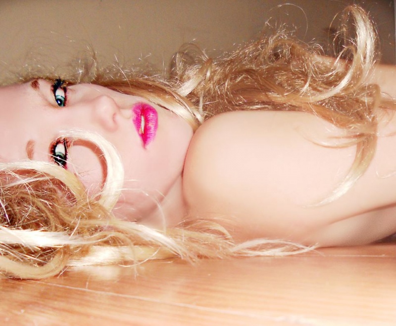 Female model photo shoot of Sarah Beckley