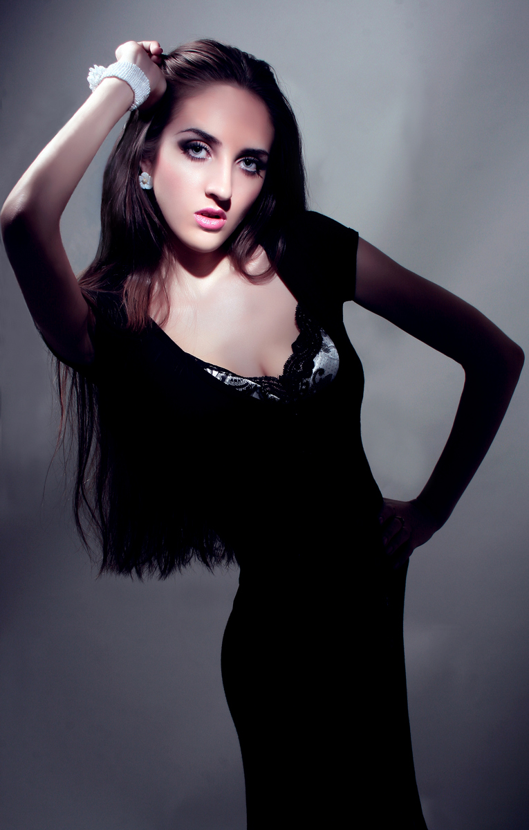 Female model photo shoot of Maria Moore Australia