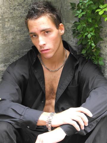 Male model photo shoot of studdstatuz