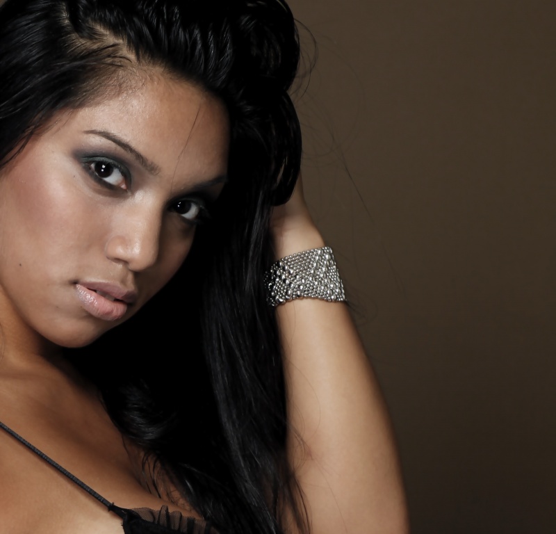Female model photo shoot of Nohely Cabrera