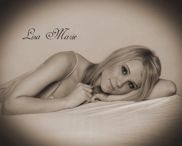 Female model photo shoot of Lisa Marie Heaton