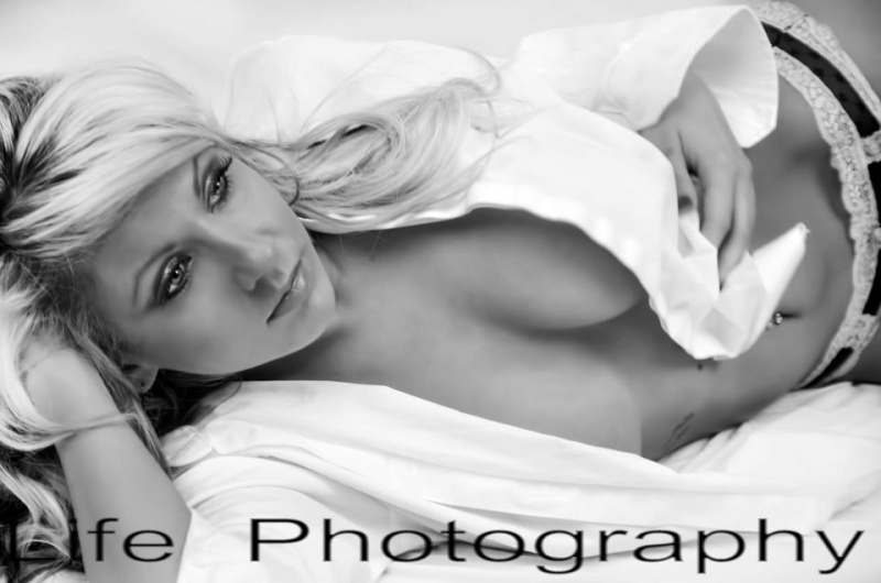 Female model photo shoot of Heather DelCanto