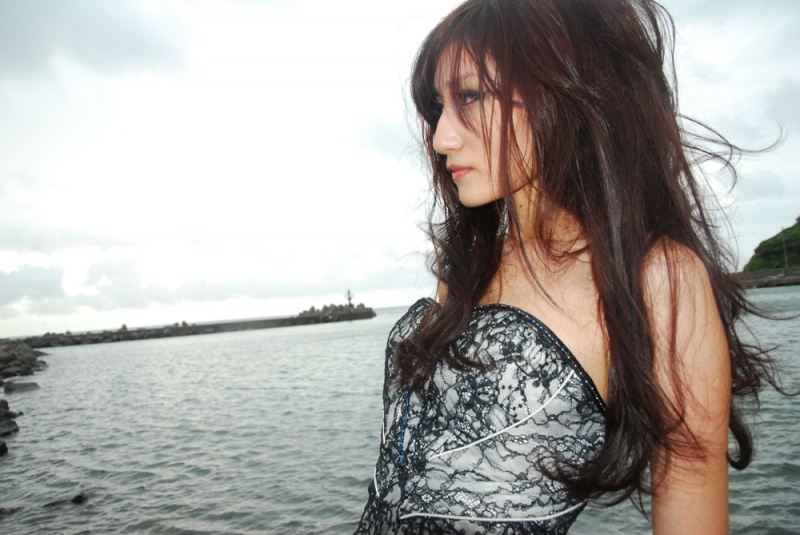 Female model photo shoot of Samara Liu