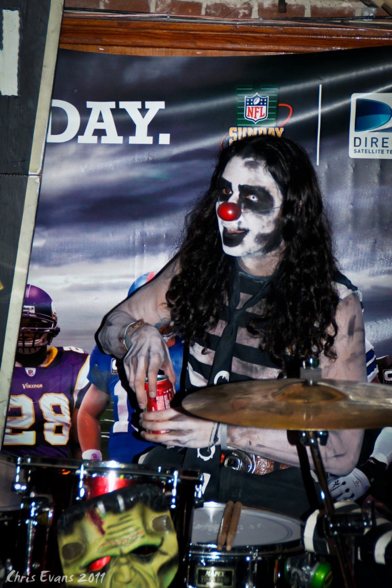 Male model photo shoot of GhouL HeCtiC CLowNie in Whittier, CA