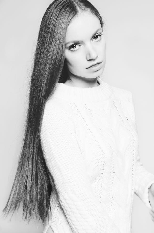 Female model photo shoot of Kristina Mai
