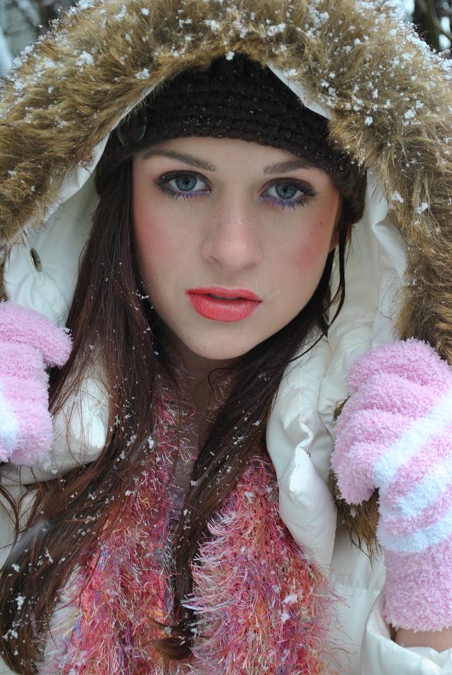 Female model photo shoot of Lindsey McCoy in Troy. Sommerset Inn