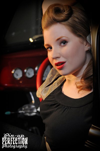 Female model photo shoot of Pin-up Perfection