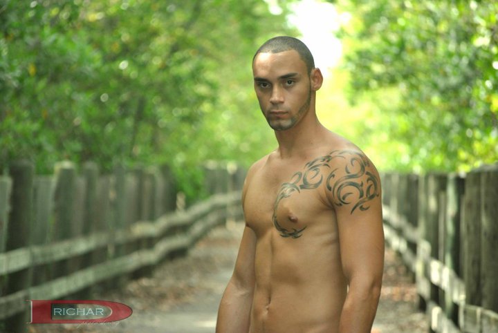 Male model photo shoot of Adrian Davenport