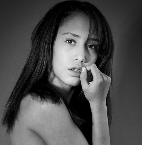 Female model photo shoot of Heidy Jane