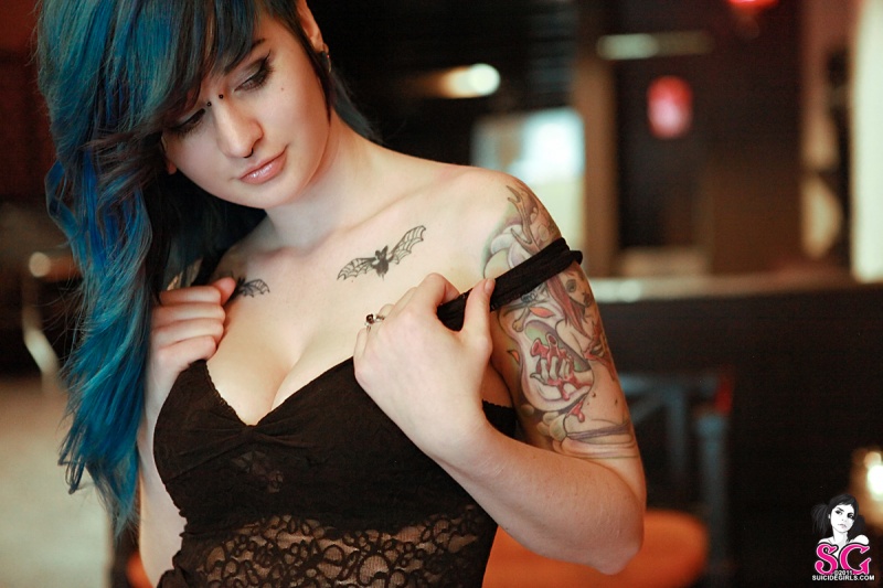 Female model photo shoot of Zephyr Suicide by Alissa Brunelli