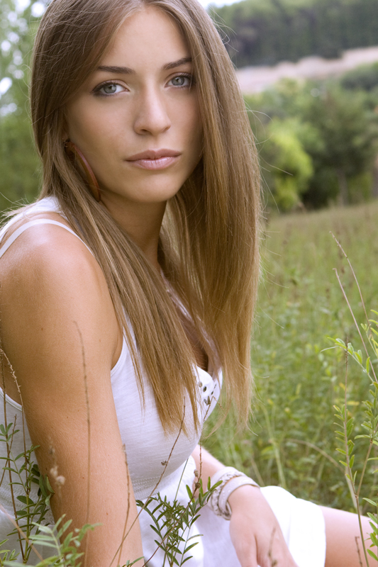 Female model photo shoot of elena molina 