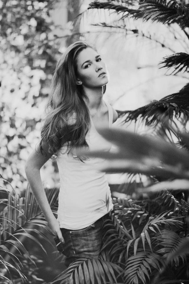 Female model photo shoot of Nina Lutz