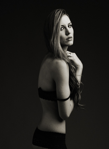 Female model photo shoot of Brooklyn_S