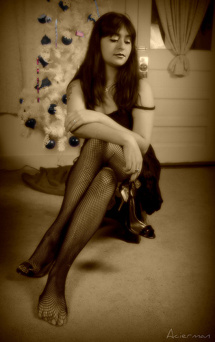 Female model photo shoot of Kat Hazard by Saulnier Photography
