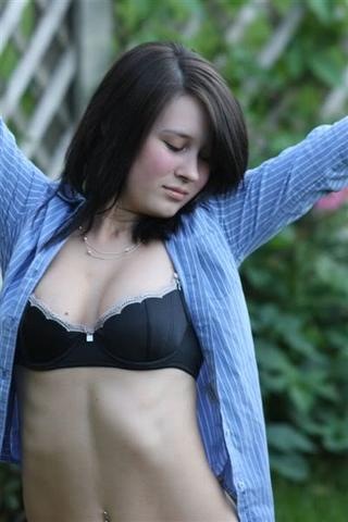 Female model photo shoot of Elise Alex