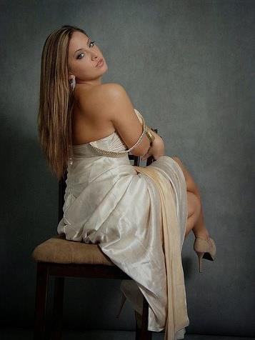 Female model photo shoot of TaniaVibez