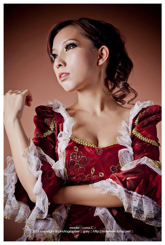 Female model photo shoot of Luna Chung