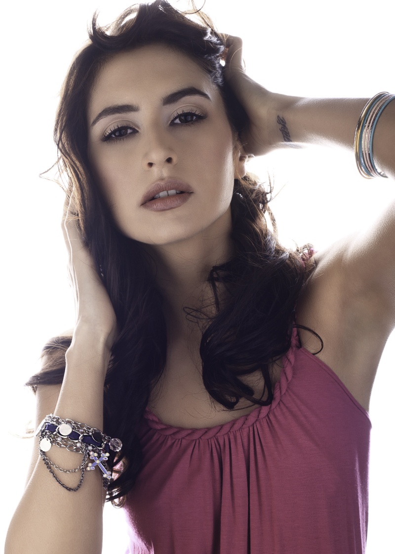 Female model photo shoot of Juliana Teixeira