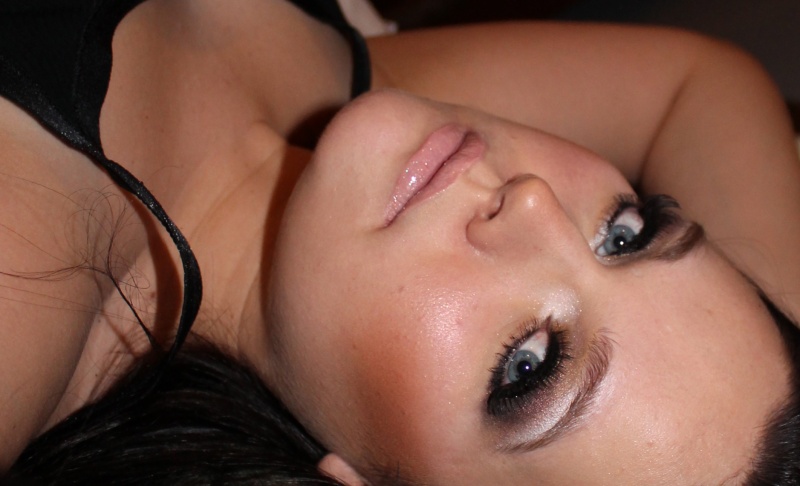 Female model photo shoot of Amy Pigeon
