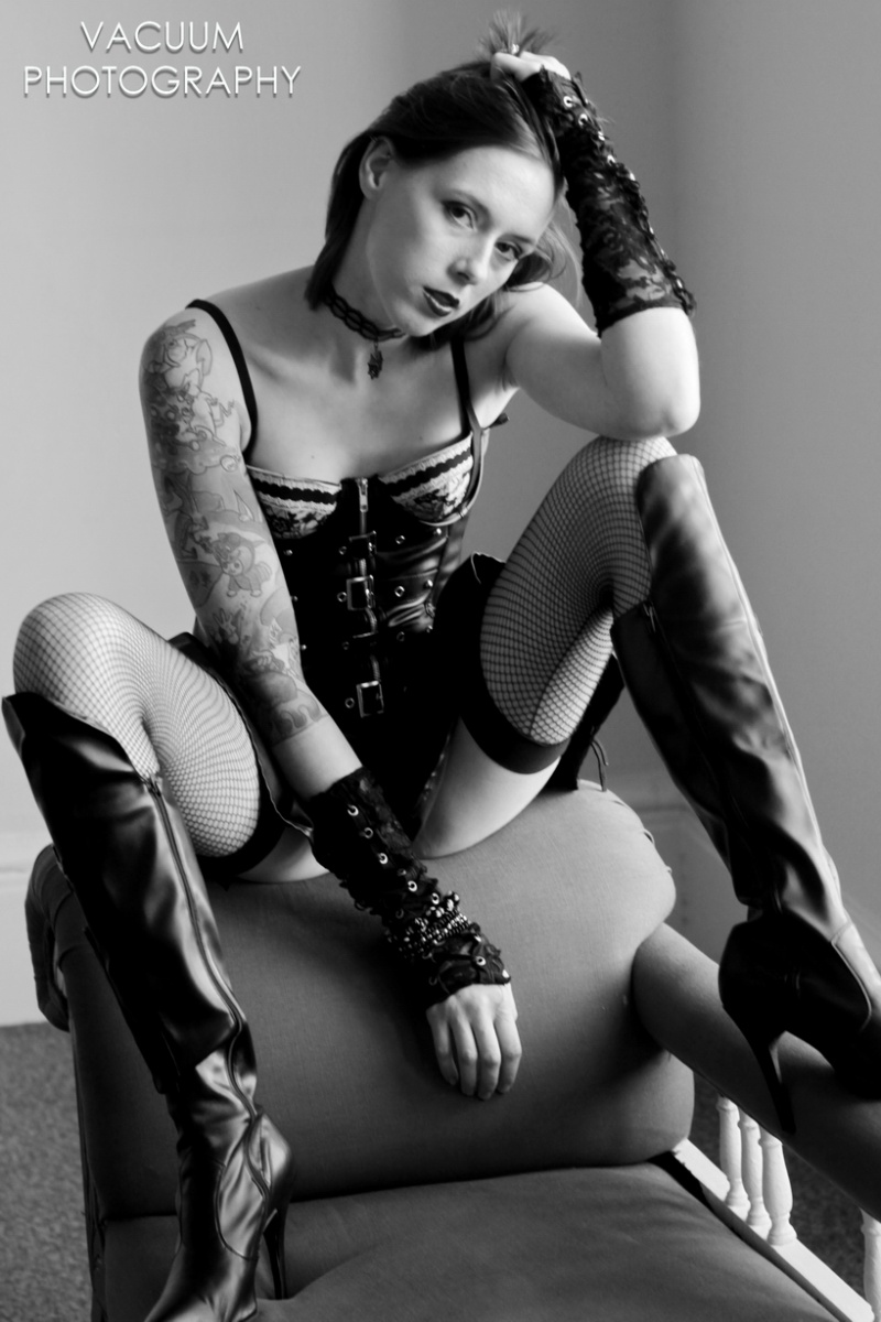 Female model photo shoot of lilmisshy