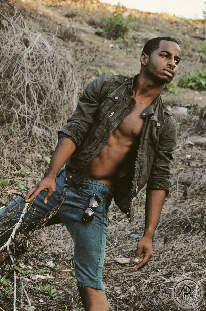 Male model photo shoot of I-RoQ Photography and Maurice Kelley