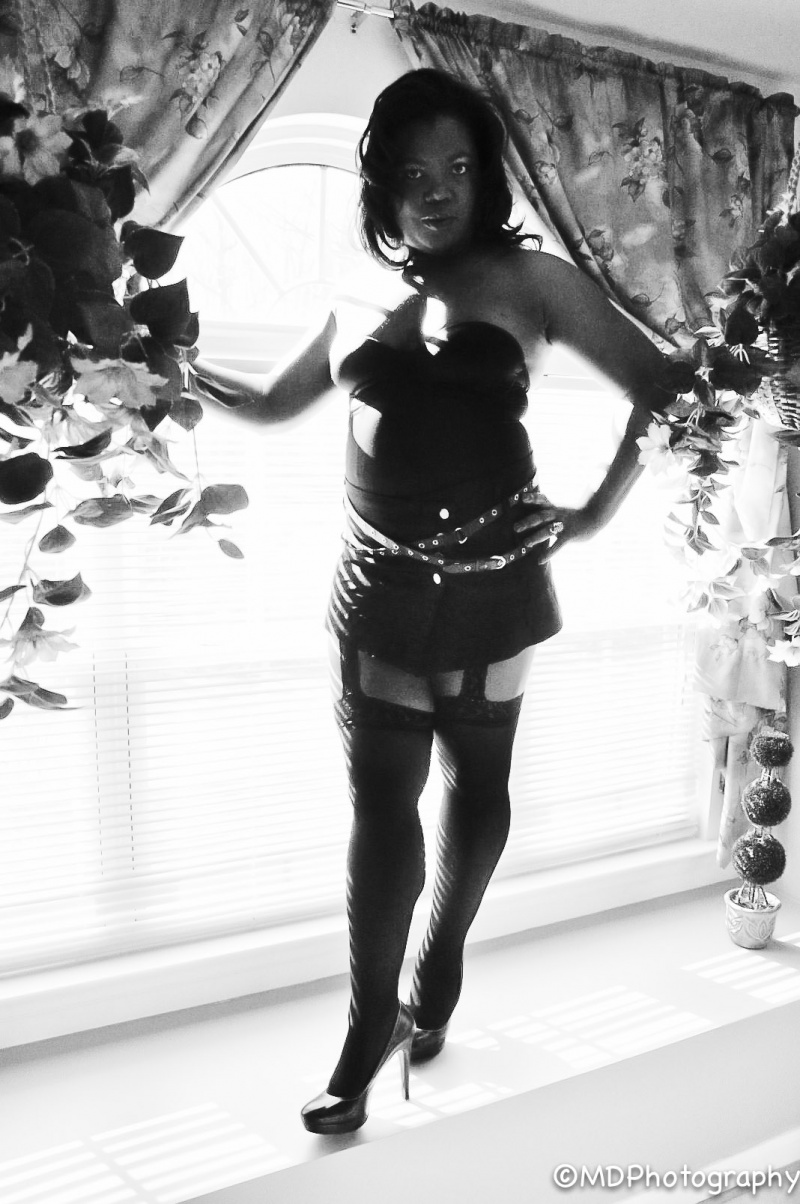 Female model photo shoot of Dymond Jewel by MDPhotography II