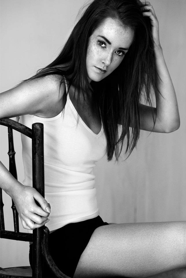 Female model photo shoot of Natalie Locke