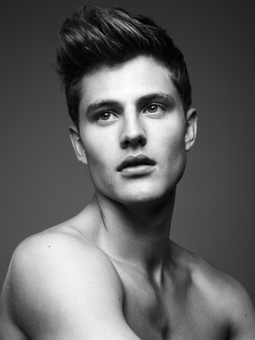 Male model photo shoot of Maxime Bocken