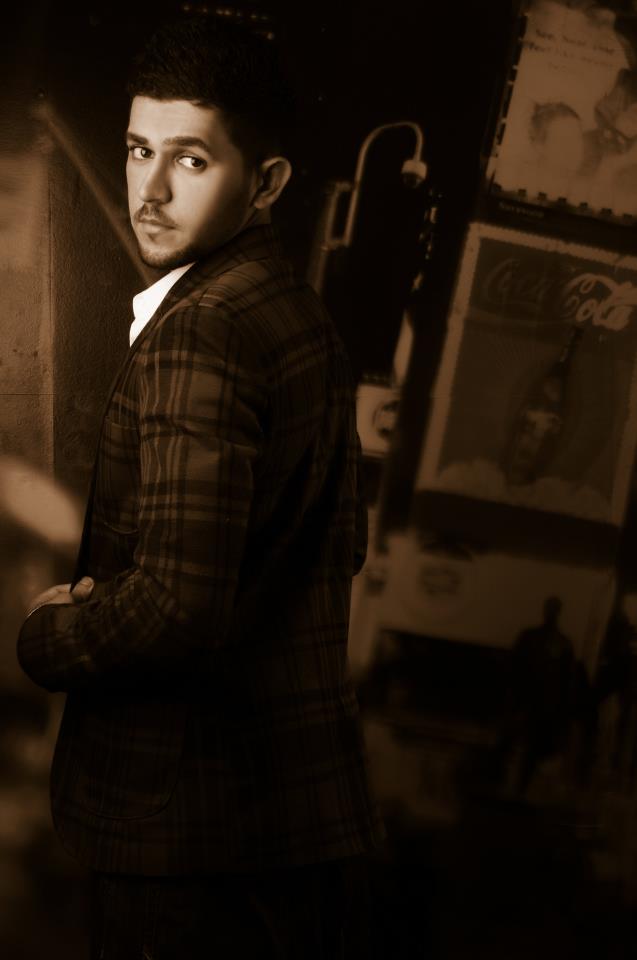 Male model photo shoot of Aran Heer