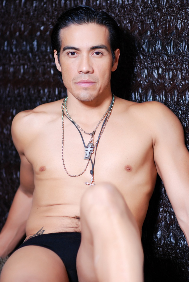 Male model photo shoot of Ray Garcia6