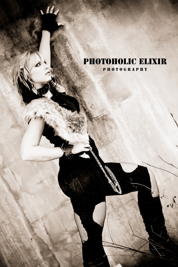Female model photo shoot of Photoholic Elixir  and Kimberly Zimmerman