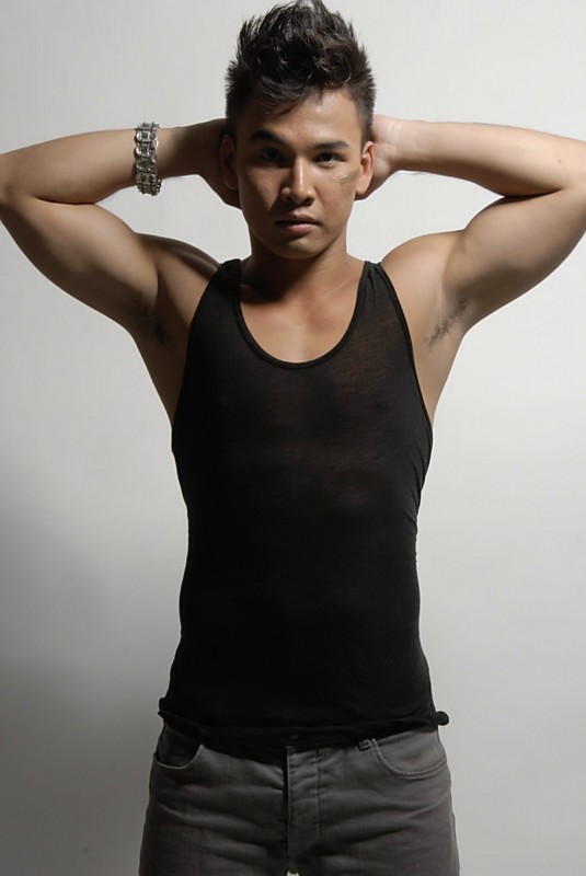 Male model photo shoot of Timmy Thok