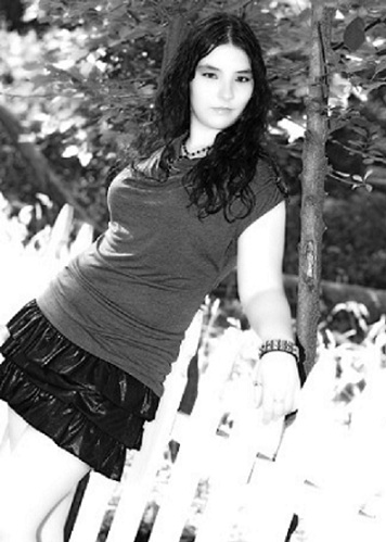 Female model photo shoot of Poizon IvyRose