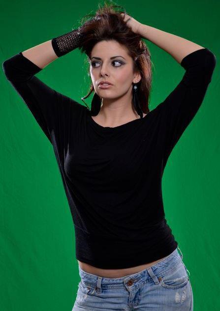 Female model photo shoot of Tara Cooke