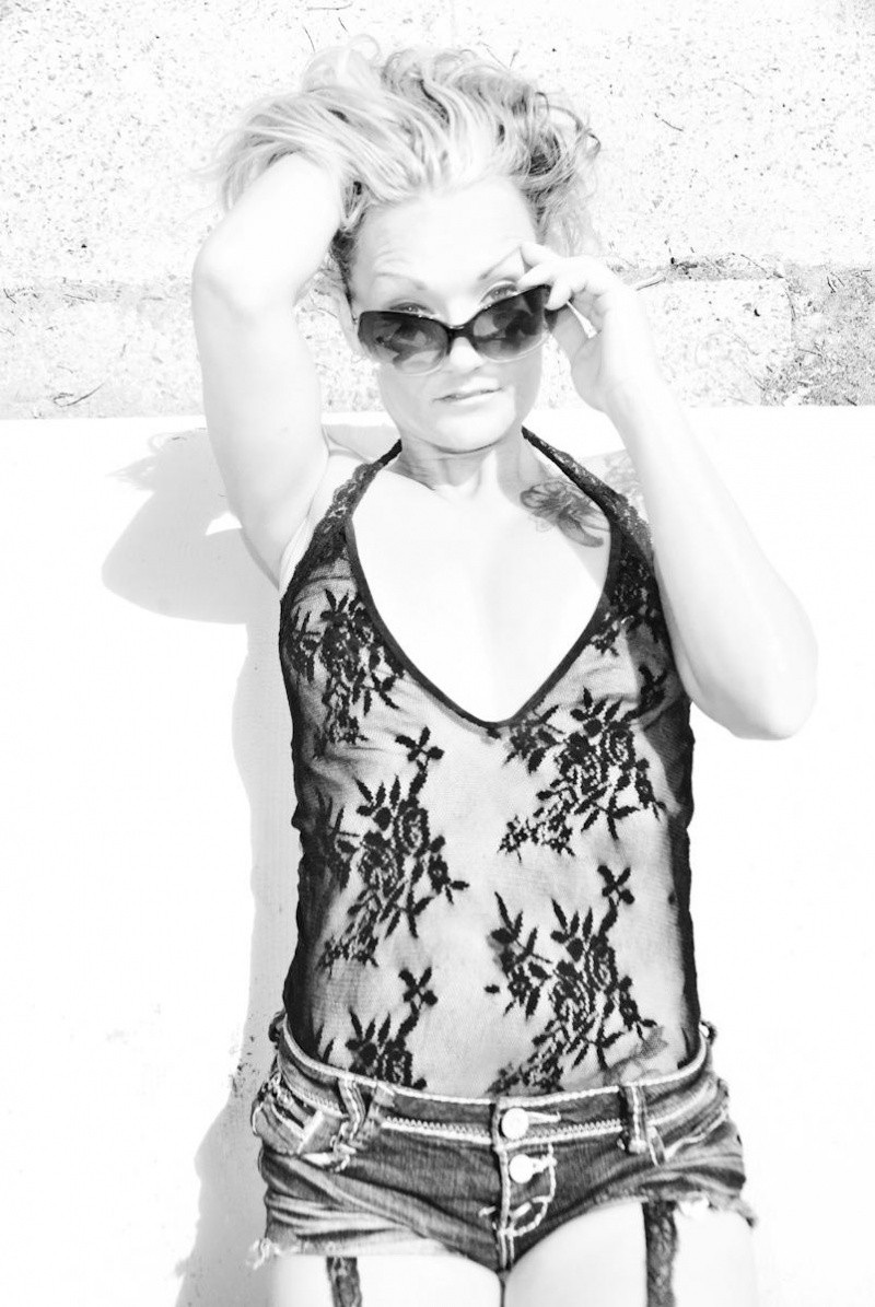 Female model photo shoot of SummerRanes in Carlsbad,Ca.