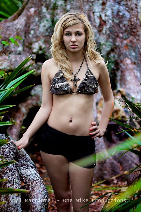Female model photo shoot of Mia Marie Antionette