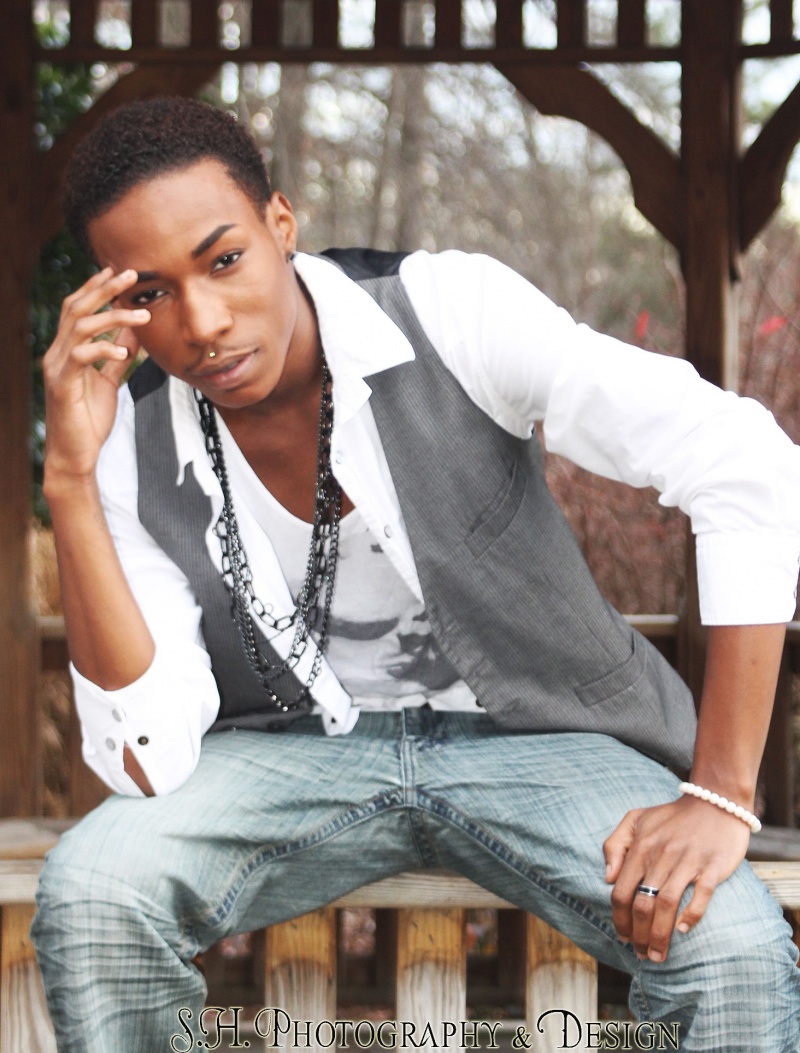 Male model photo shoot of Mr_imperfect2
