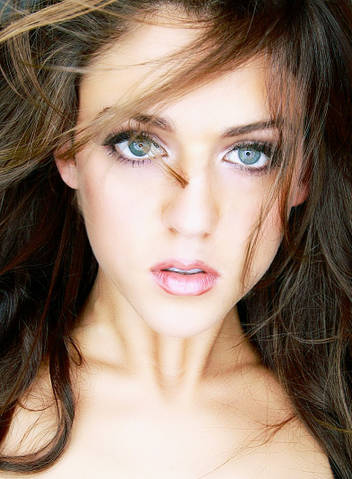 Female model photo shoot of Crystal Denise 
