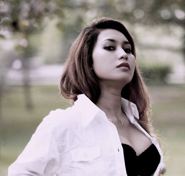 Female model photo shoot of Rosemary Aziani