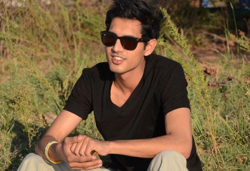 Male model photo shoot of Aditya Bhagat