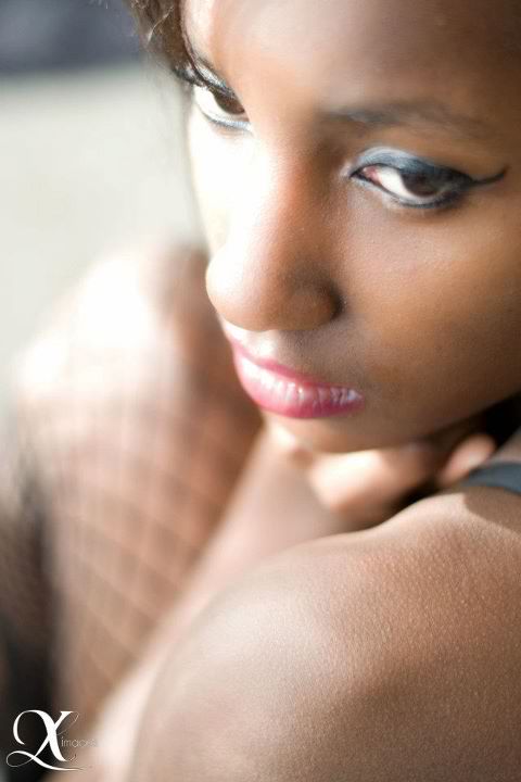 Female model photo shoot of Lashawn Smith 