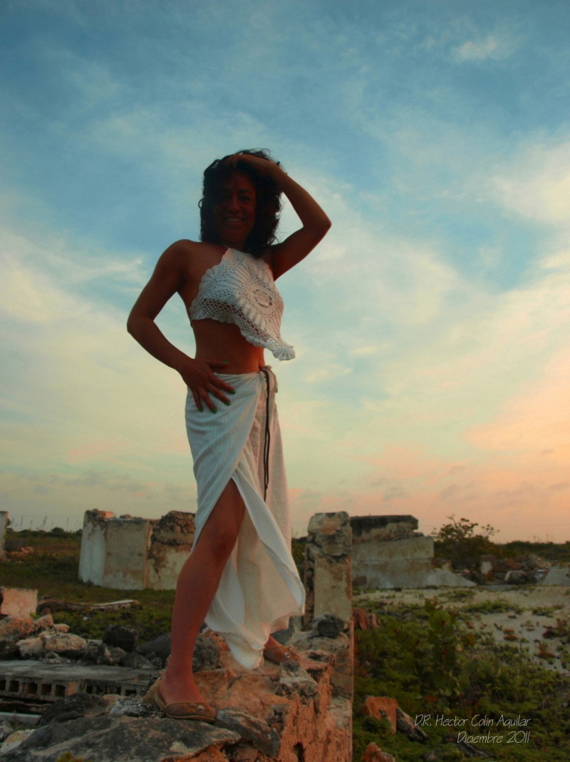 Female model photo shoot of Dudimodel by Hector Colin Aguilar in Costa de Yucatán, México
