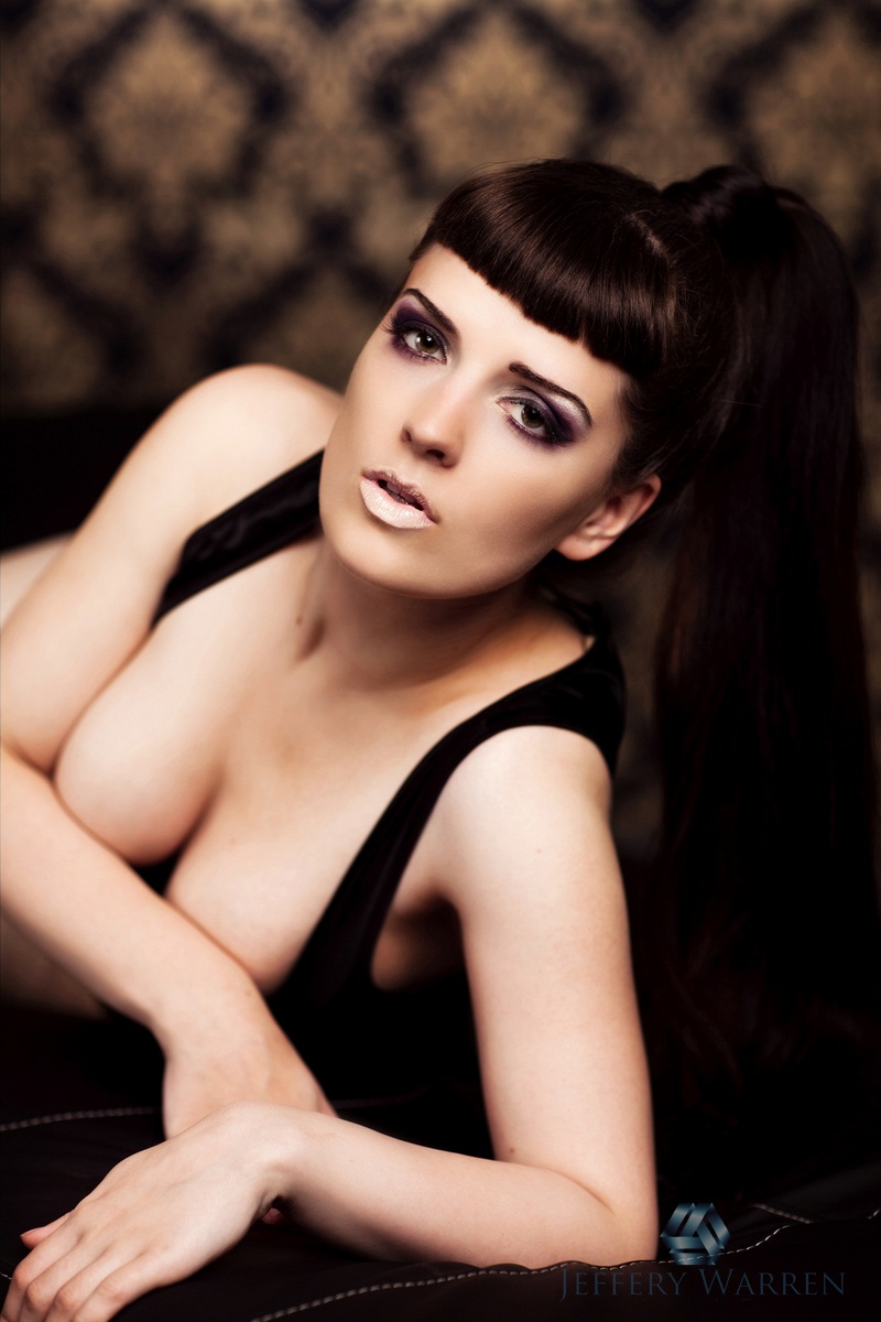 Female model photo shoot of Lindsay Bauman